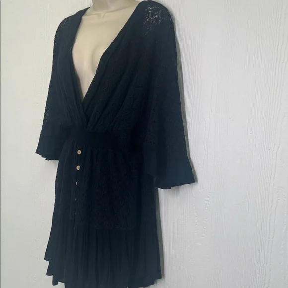 Free People - Black Lace Button Smocked Open Back Short Romper Size Medium - Picture 6 of 11